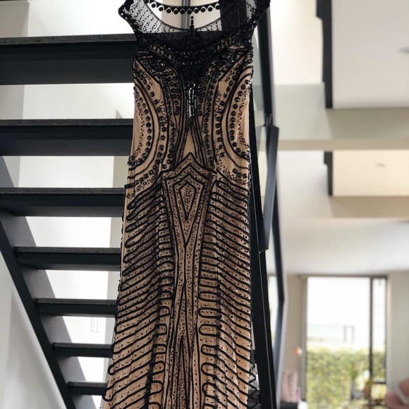 Dress - Picture 2 of 4